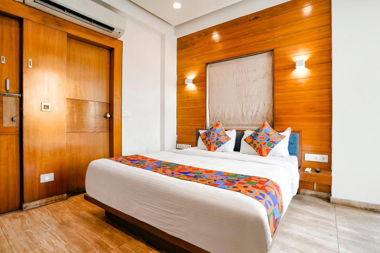 Fabhotel Kyra - Near Airport Road 阿穆达巴 外观 照片