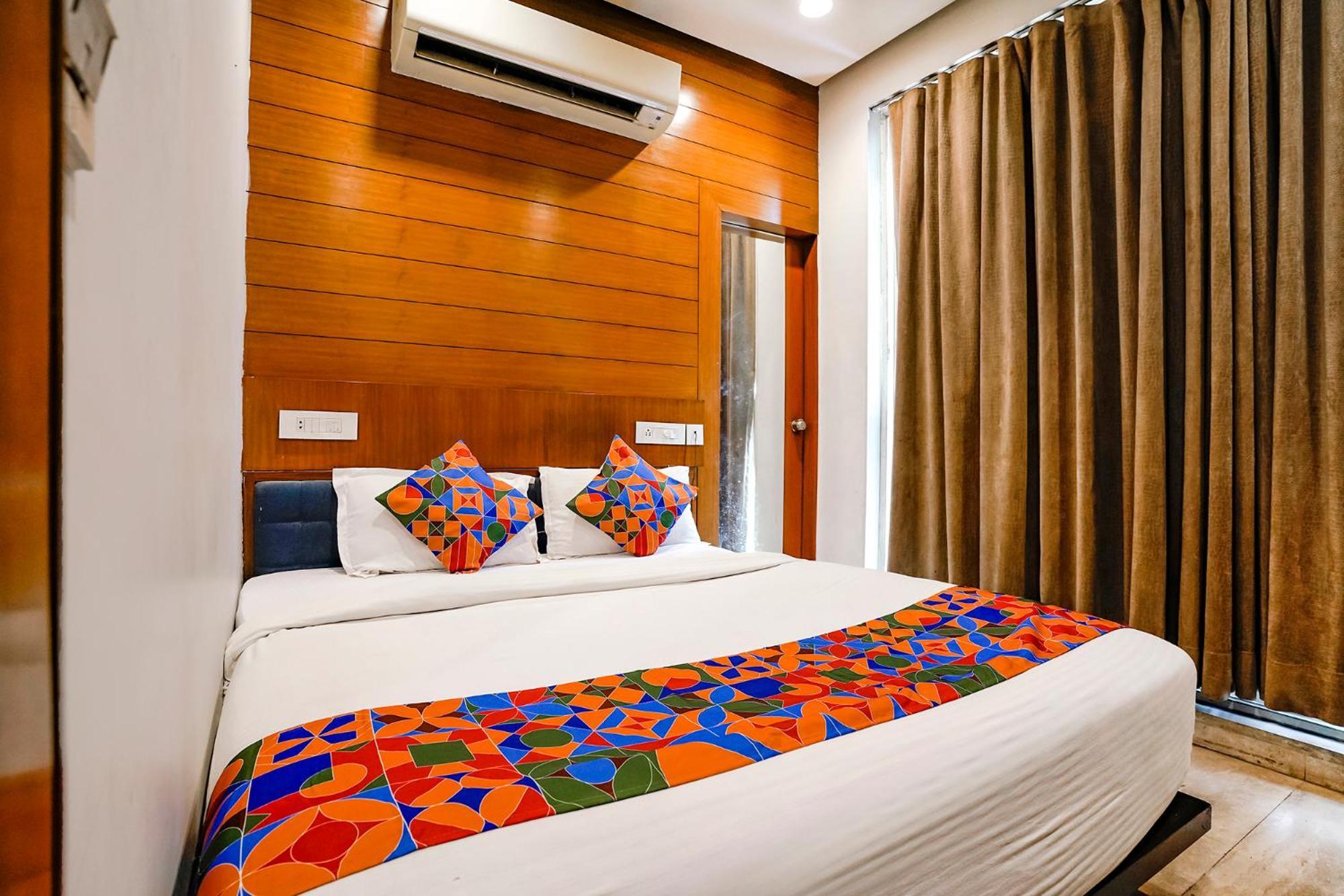 Fabhotel Kyra - Near Airport Road 阿穆达巴 外观 照片