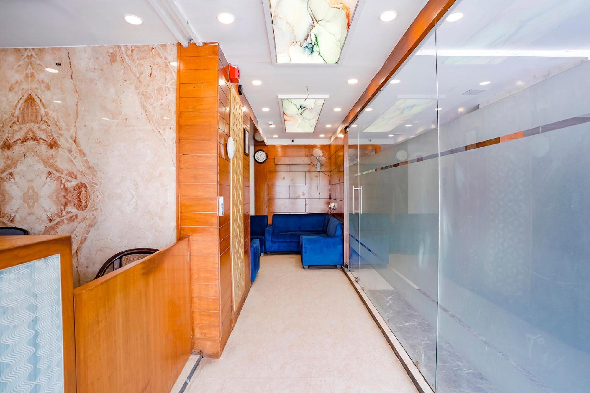 Fabhotel Kyra - Near Airport Road 阿穆达巴 外观 照片