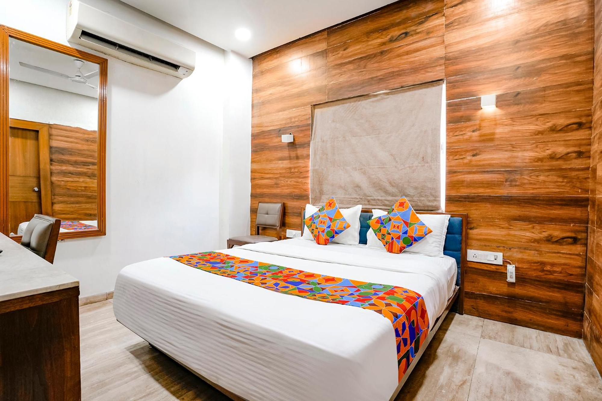 Fabhotel Kyra - Near Airport Road 阿穆达巴 外观 照片