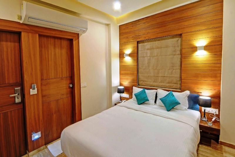 Fabhotel Kyra - Near Airport Road 阿穆达巴 外观 照片